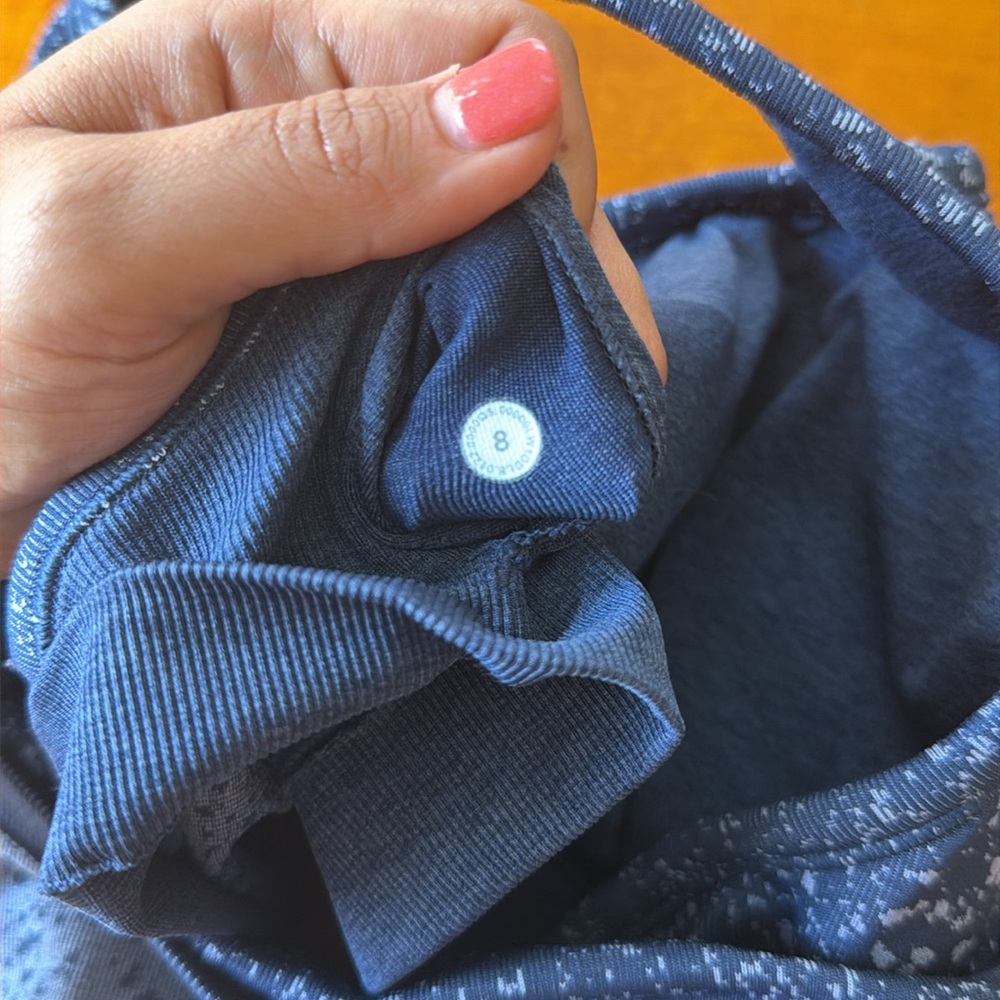 Lululemon Tank Sz 8 - Picture 4 of 4